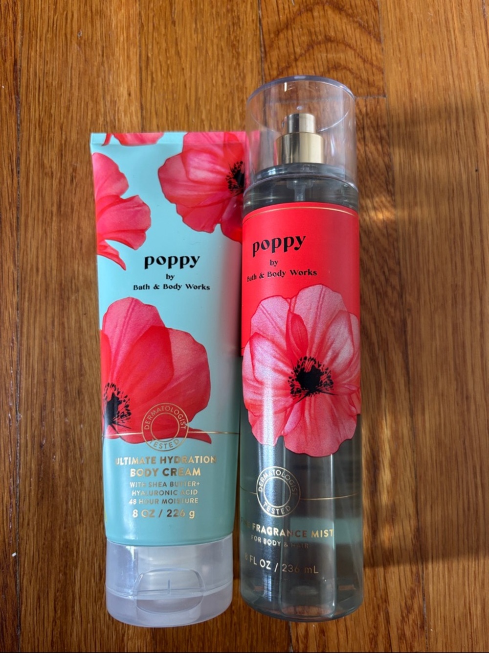Bath & Body Works Poppy Moisturizer & Fragrance Mist - Red, Aqua